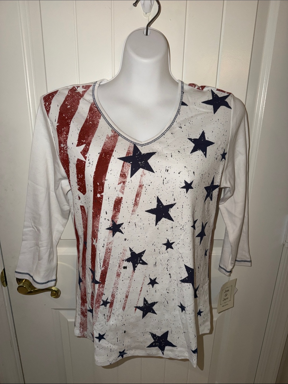 Jess & Jane Women’s V-Neck Long Sleeve Star & Stripe Tee in White